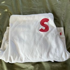 Supreme hoodie!